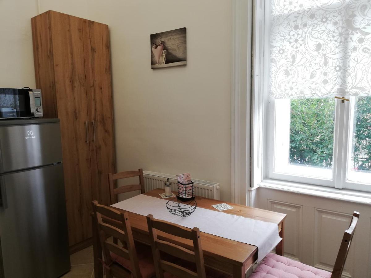 Gold 2 Apartman Шопрон Екстер'єр фото