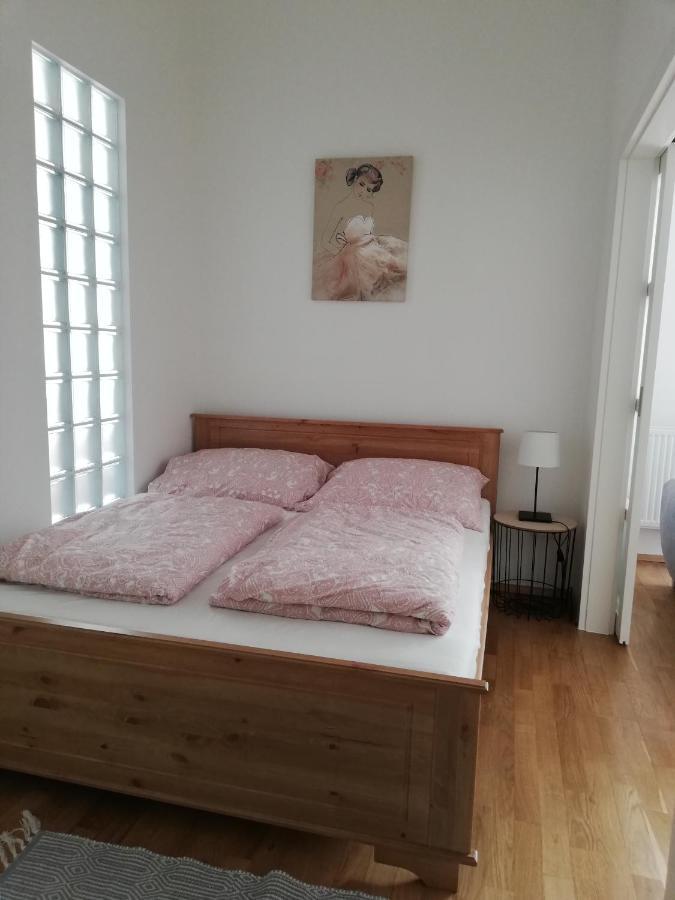 Gold 2 Apartman Шопрон Екстер'єр фото